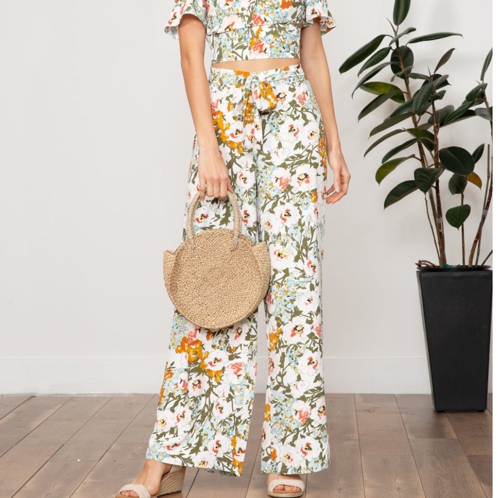 NWOT Lucy Paris Pia floral tie front pants
